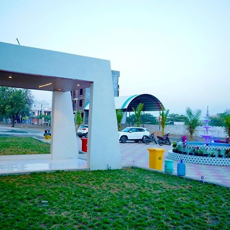 Hotel Madhuban Aurangabad  Eksteriør billede