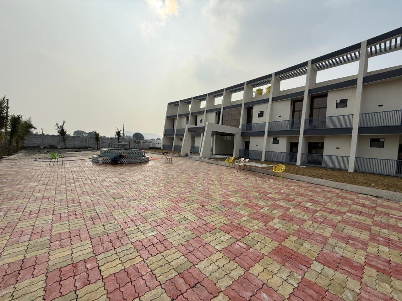 Hotel Madhuban Aurangabad  Eksteriør billede